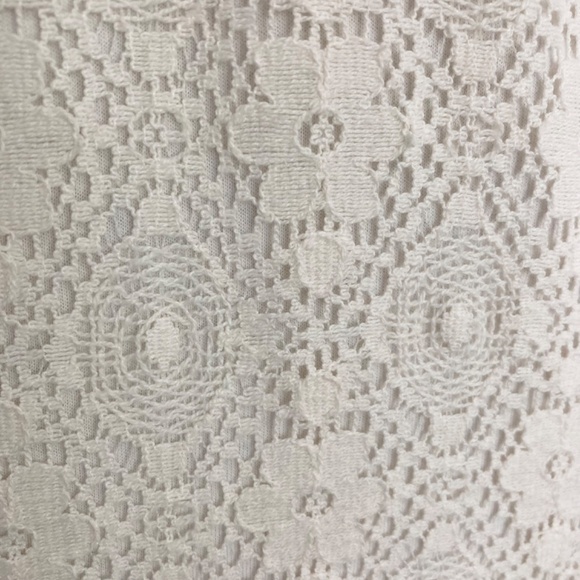 Chaps Lacy Sleeveless Blouse - Picture 4 of 6